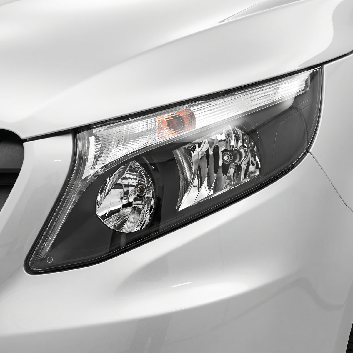 Mercedes-Benz Vito W447 (2015 - 2025) Halogen Headlights LH + RH installed